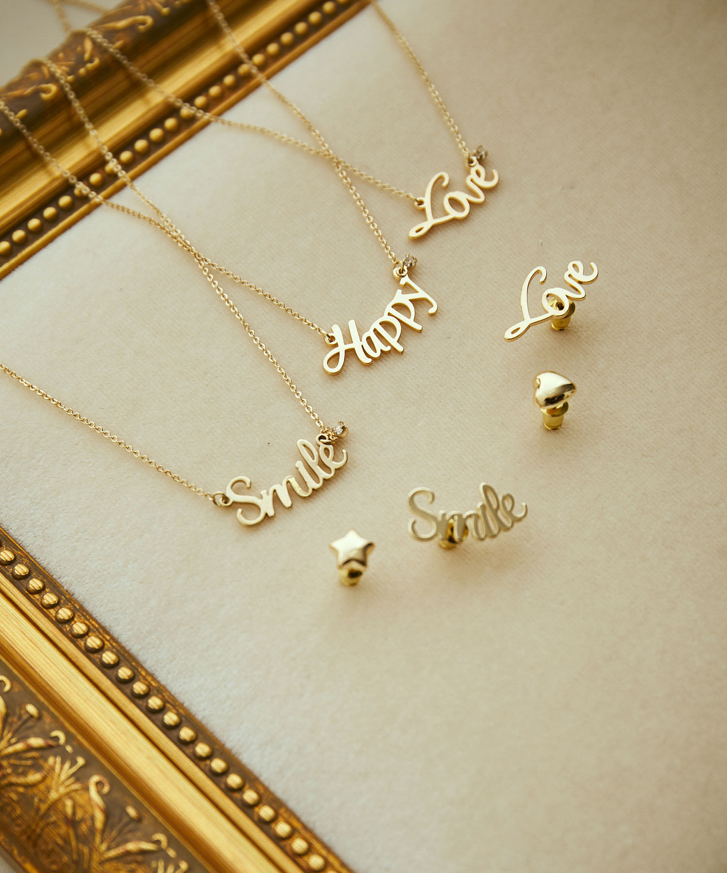 VIS「ポップなモチーフつき。メッセージピアス」|ピアス|