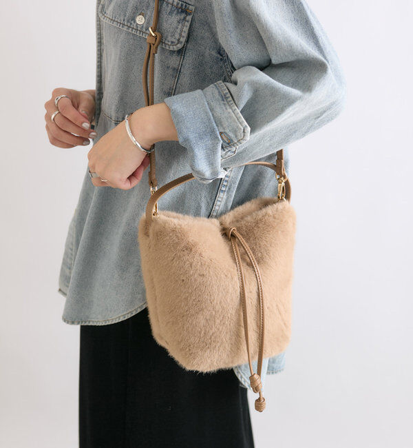  「【シーズンムードを高める】フェイクファーハンドバッグ」|トートバッグ|ベージュ