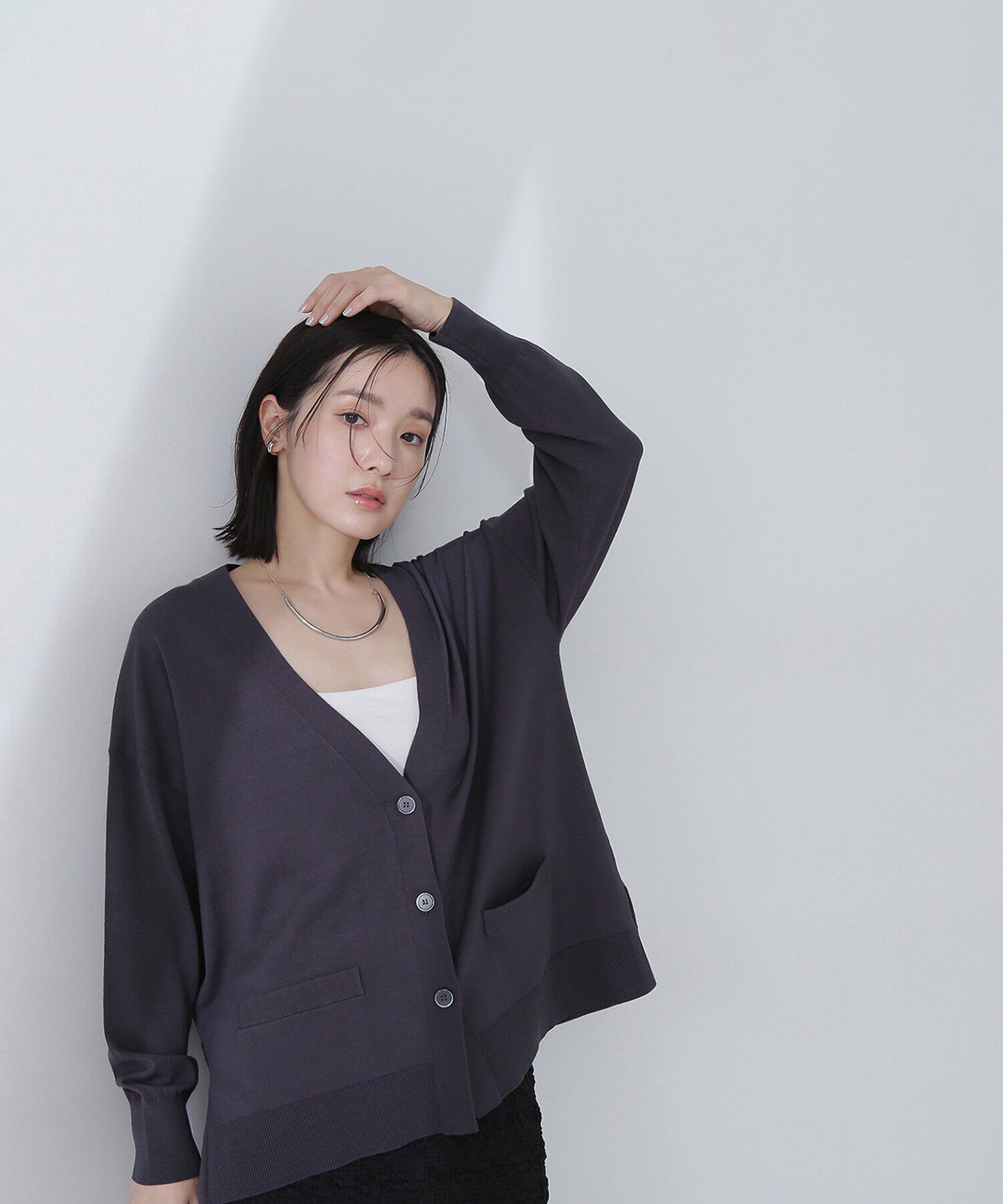  「ベーシックカーディガン Vネックニット」|ニット・セーター|チャコール1
