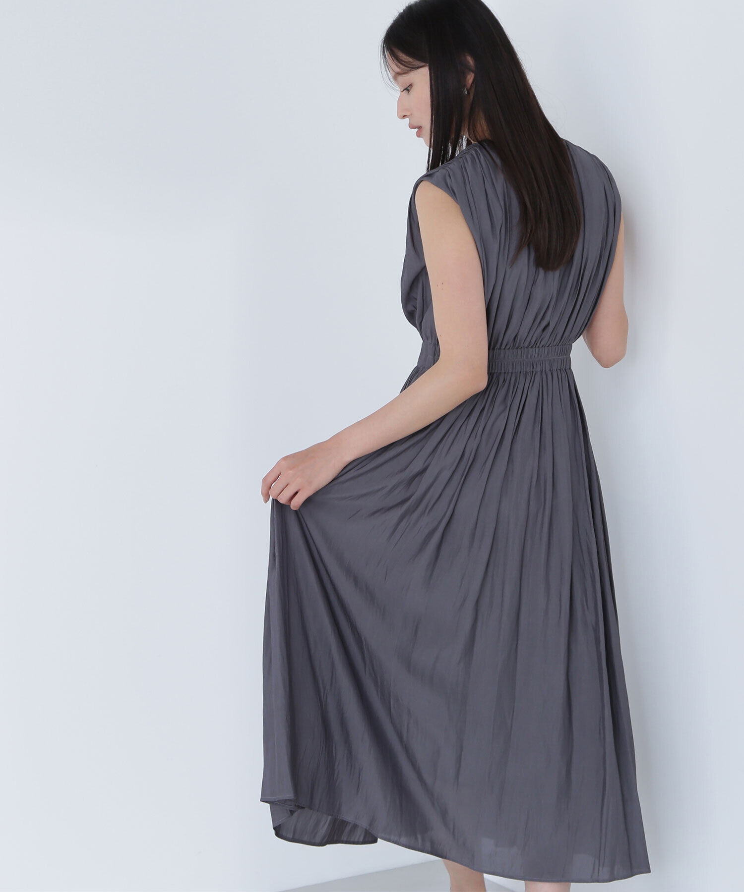  「割繊サテンギャザーワンピース」|ワンピース|