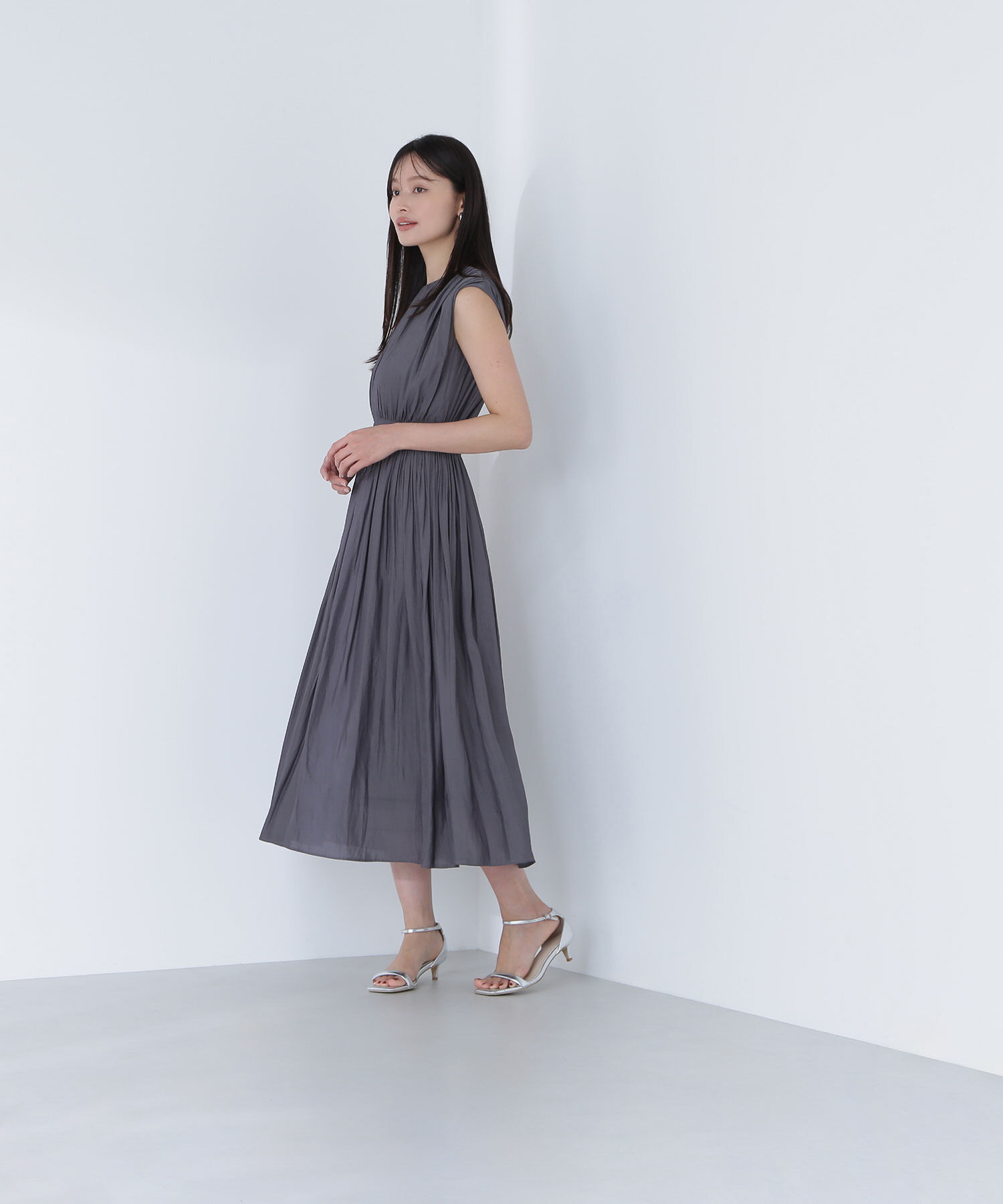  「割繊サテンギャザーワンピース」|ワンピース|