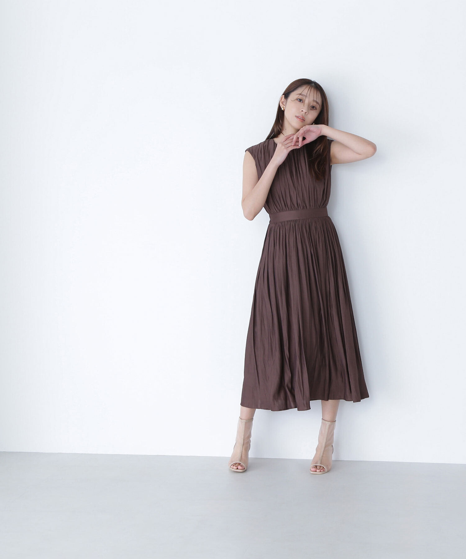  「割繊サテンギャザーワンピース」|ワンピース|