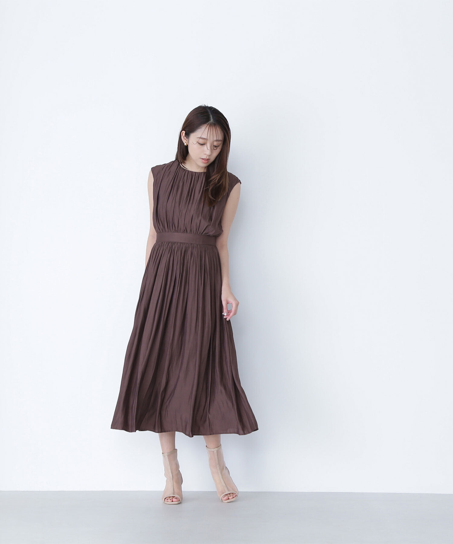  「割繊サテンギャザーワンピース」|ワンピース|