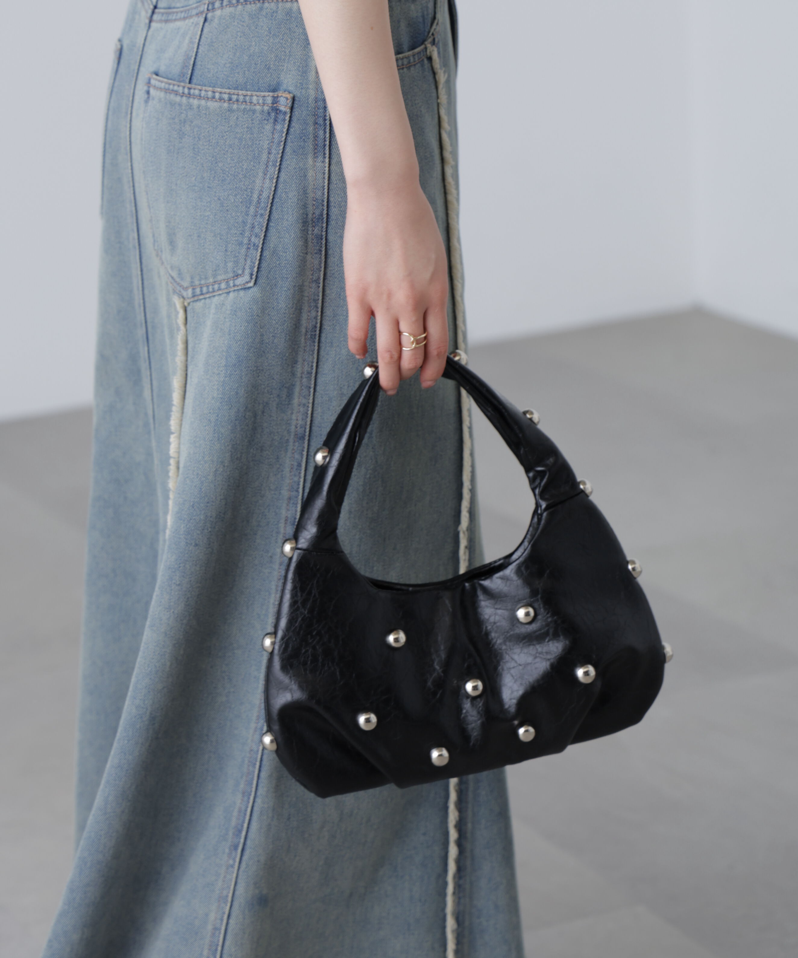  「スタッズ付きワンショルダーバッグ」|その他|