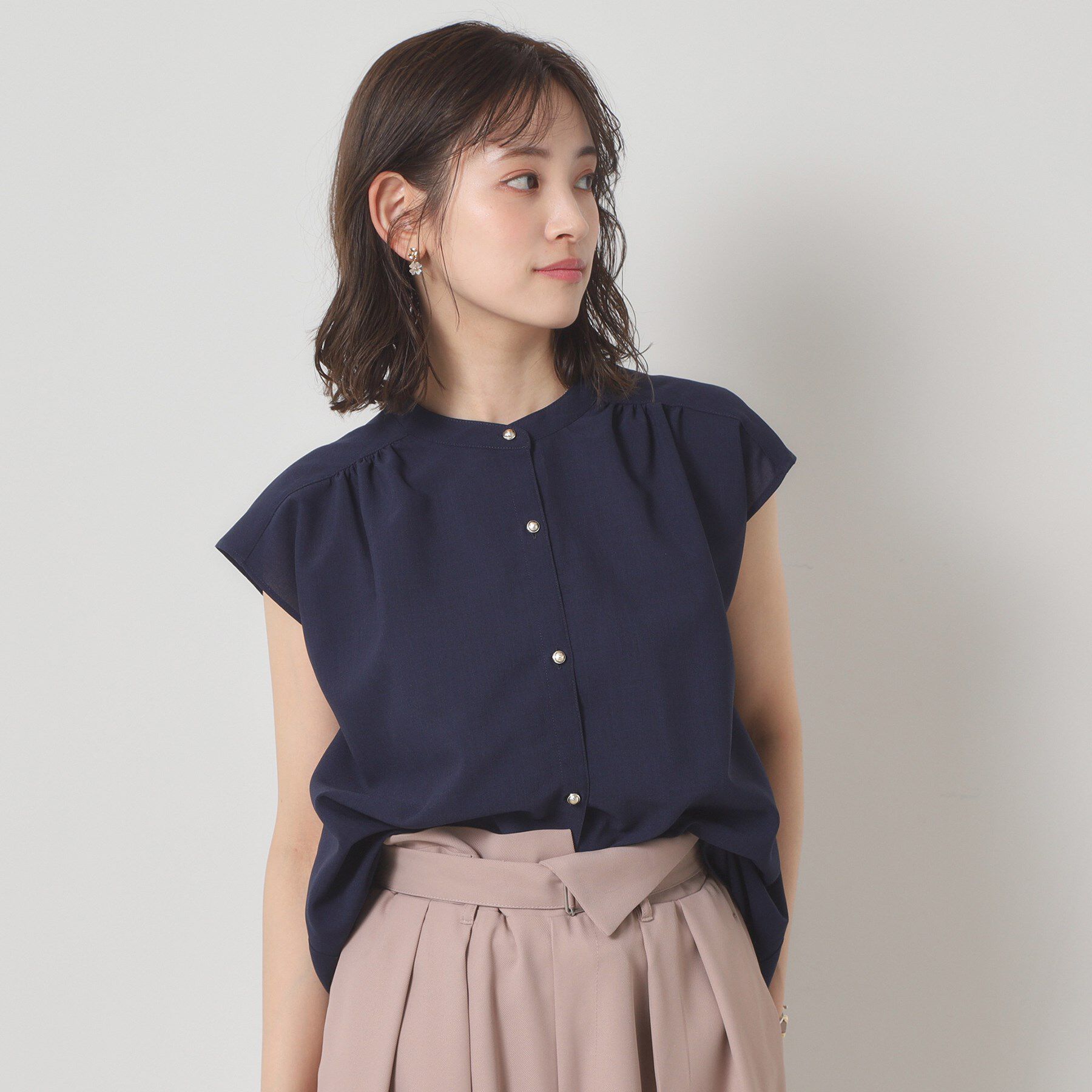 ITS&rsquo;DEMO「【清涼感／手洗い可】麻調前開きブラウス」|シャツ・ブラウス|ネイビー(094)