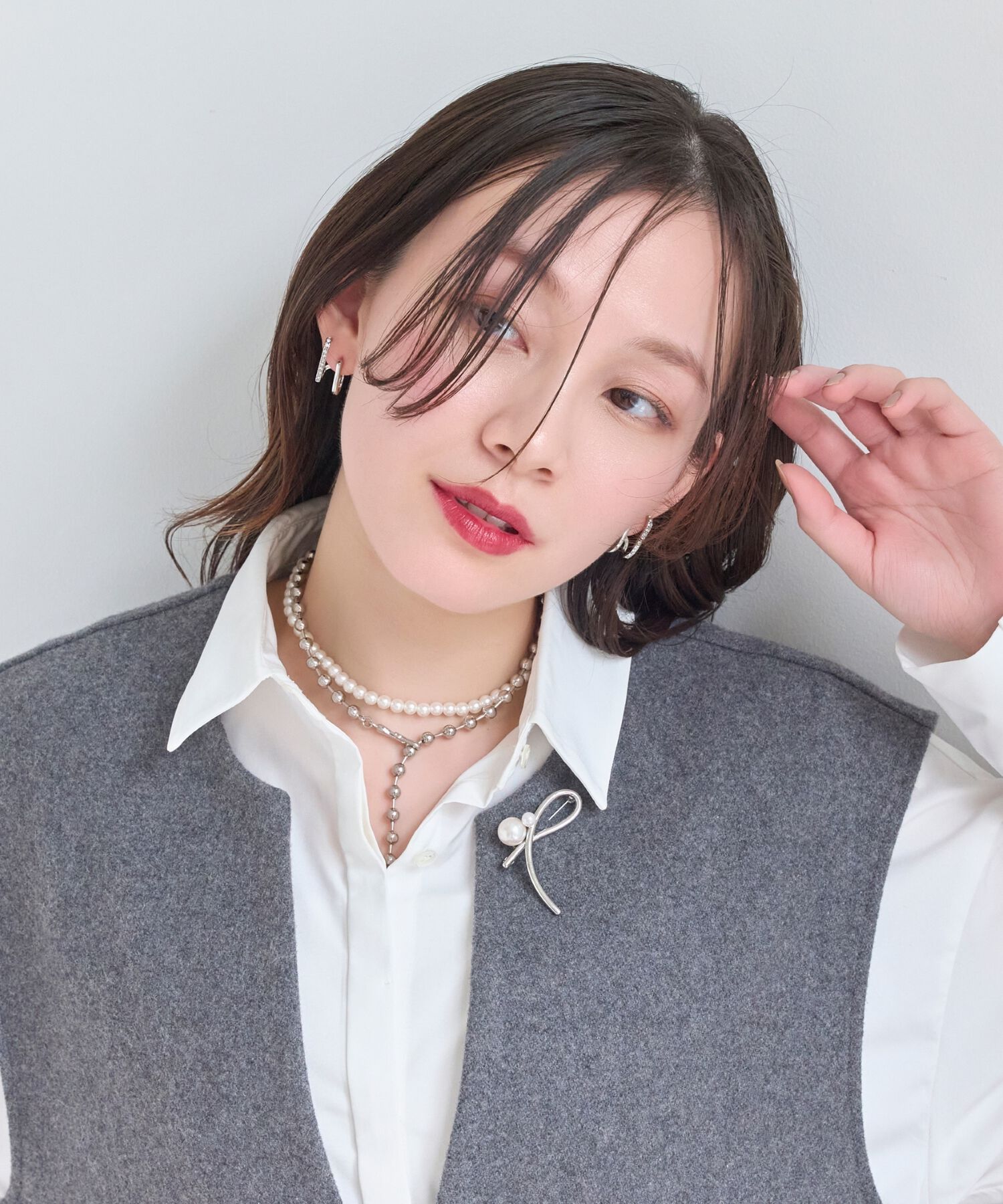 Phoebe「クロスメタルパールブローチ　シルバー」|ブローチ・コサージュ|