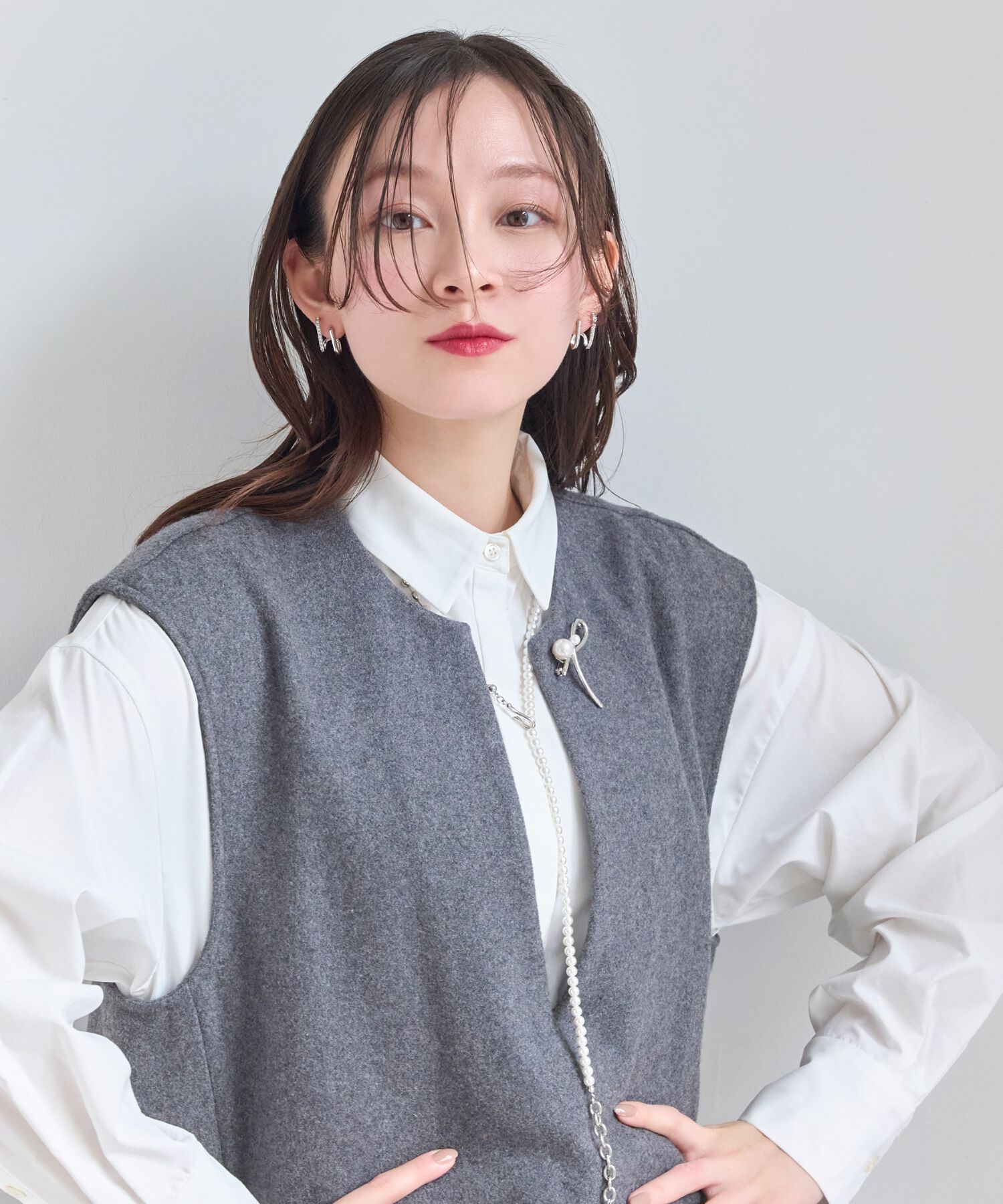 Phoebe「クロスメタルパールブローチ　シルバー」|ブローチ・コサージュ|