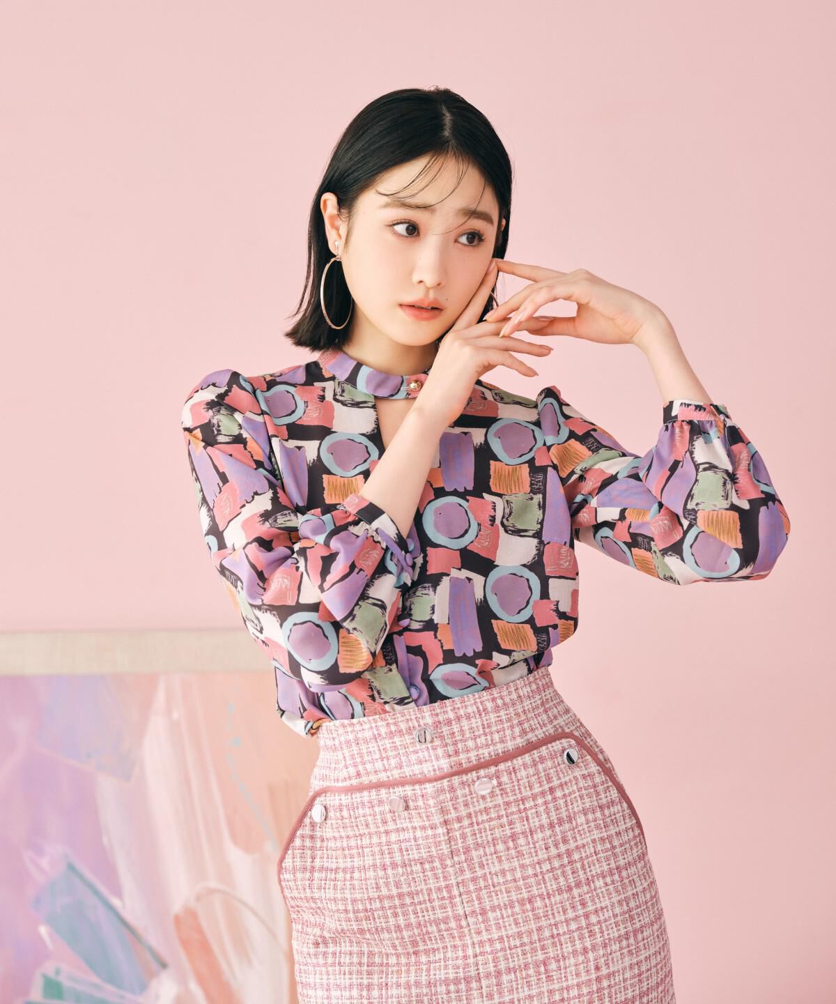 REDYAZEL「カラフルペイントデコルテあきブラウス」|シャツ・ブラウス|ネイビー