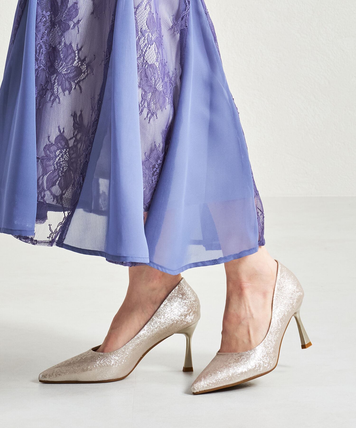 ORiental TRaffic「【オケージョン】フラワー柄ポインテッドトゥパンプス/MOR109 結婚式 パーティー 人気」|パンプス|GOLD