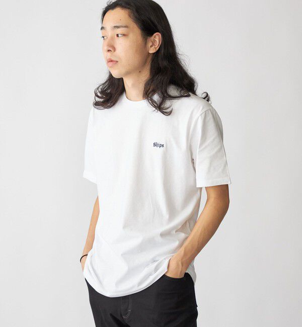 SHIPS「SHIPS: OLD ENGLISH SHIPS ロゴ クルーネック Tシャツ」|Tシャツ・カットソー|ホワイト