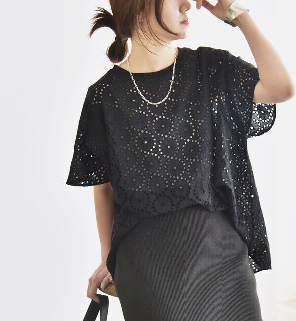 quaranciel「quaranciel:〈手洗い可能〉フラワー 刺繍 アイレット ハーフスリーブ プルオーバー」|シャツ・ブラウス|ブラック