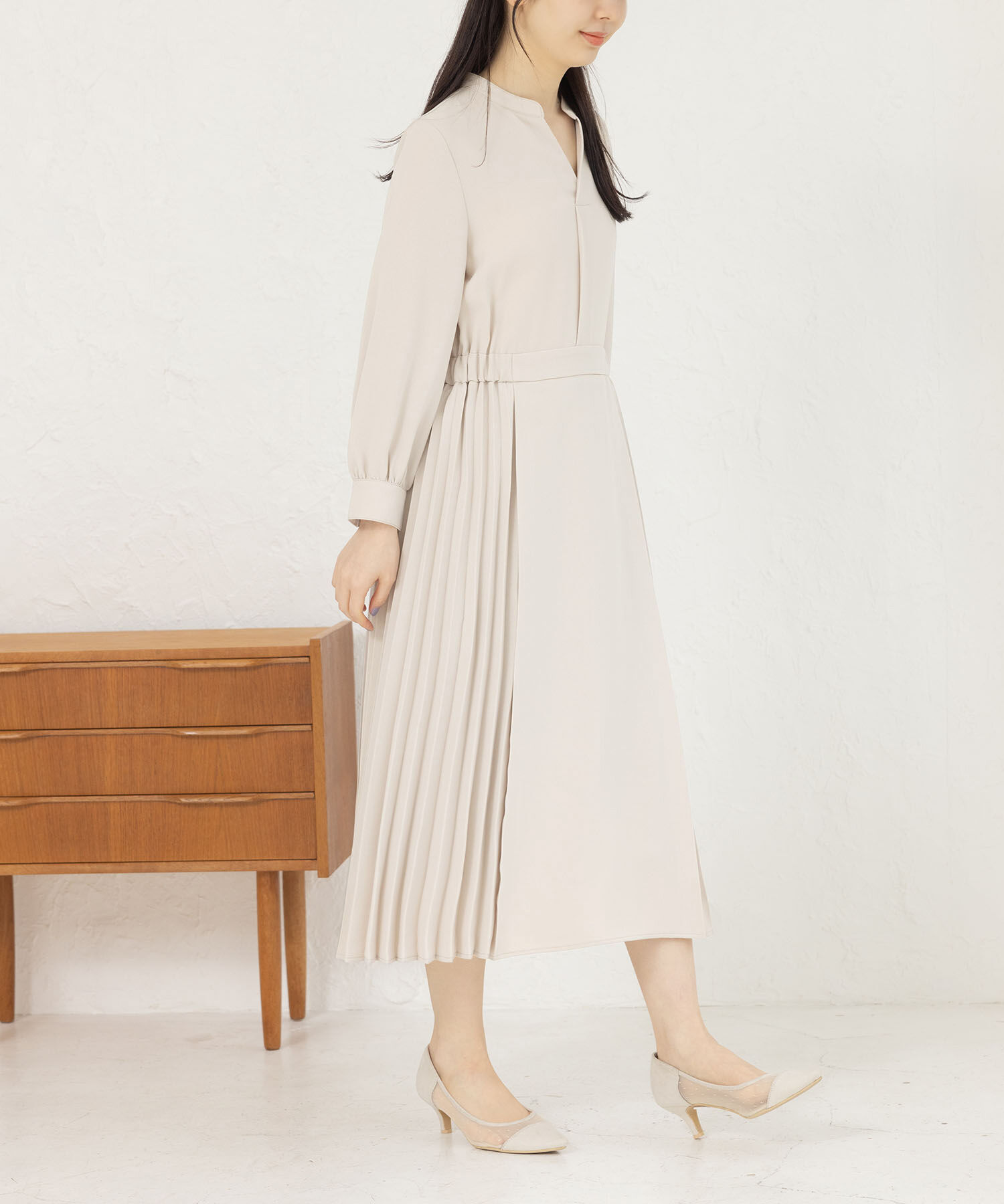 Rope&rsquo;Picnic「小柄さん向け/サイドプリーツキーネックワンピース」|ワンピース|ベージュ(27)