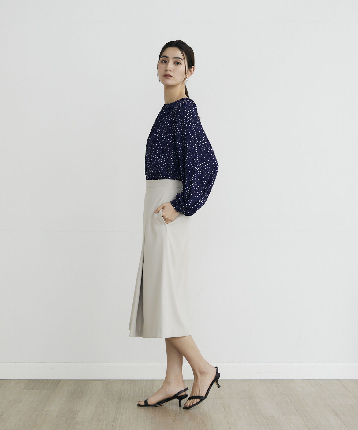 7-IDconcept.「ランダムドットプリントギャザーブラウス」|シャツ・ブラウス|