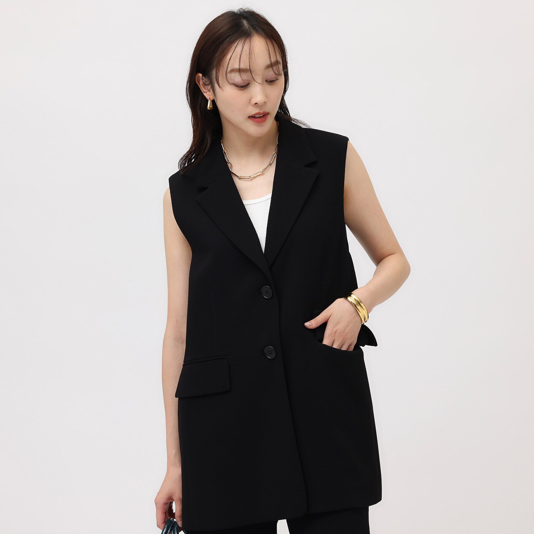 UNTITLED「【凹凸素材/セットアップ可】クレープダブル テーラードベスト」|ベスト・ジレ|