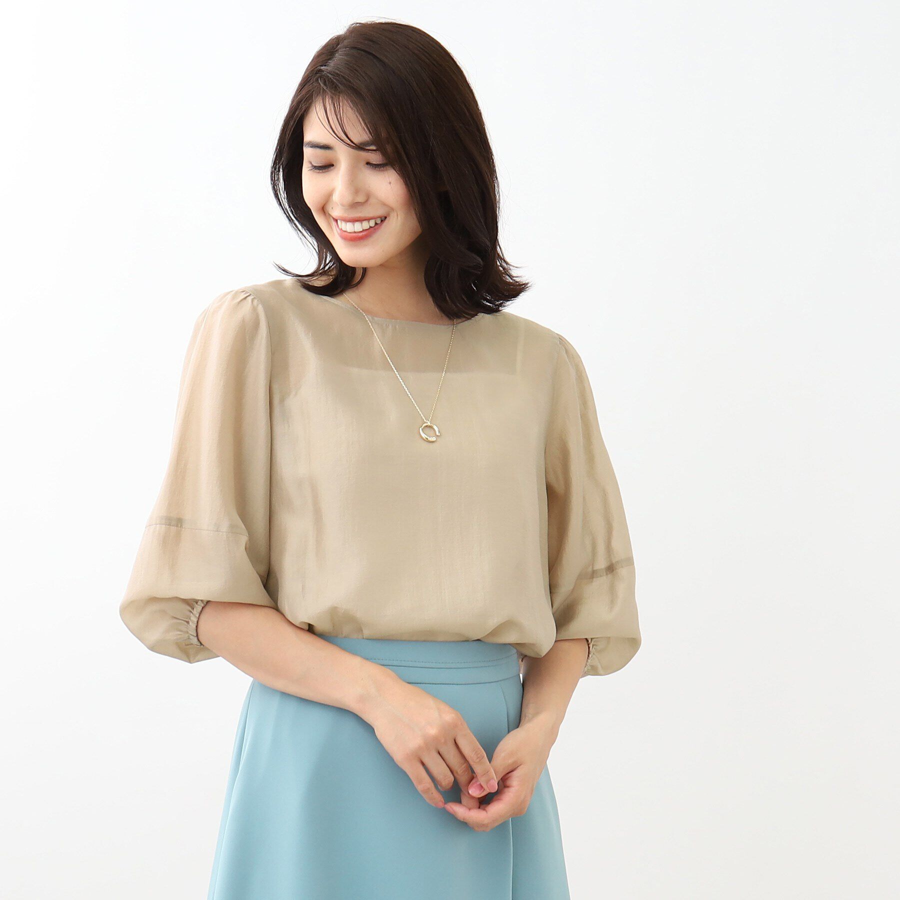 Reflect「【SALE／接触冷感／洗える】パフスリーブシアーブラウス」|シャツ・ブラウス|ベージュ(052)