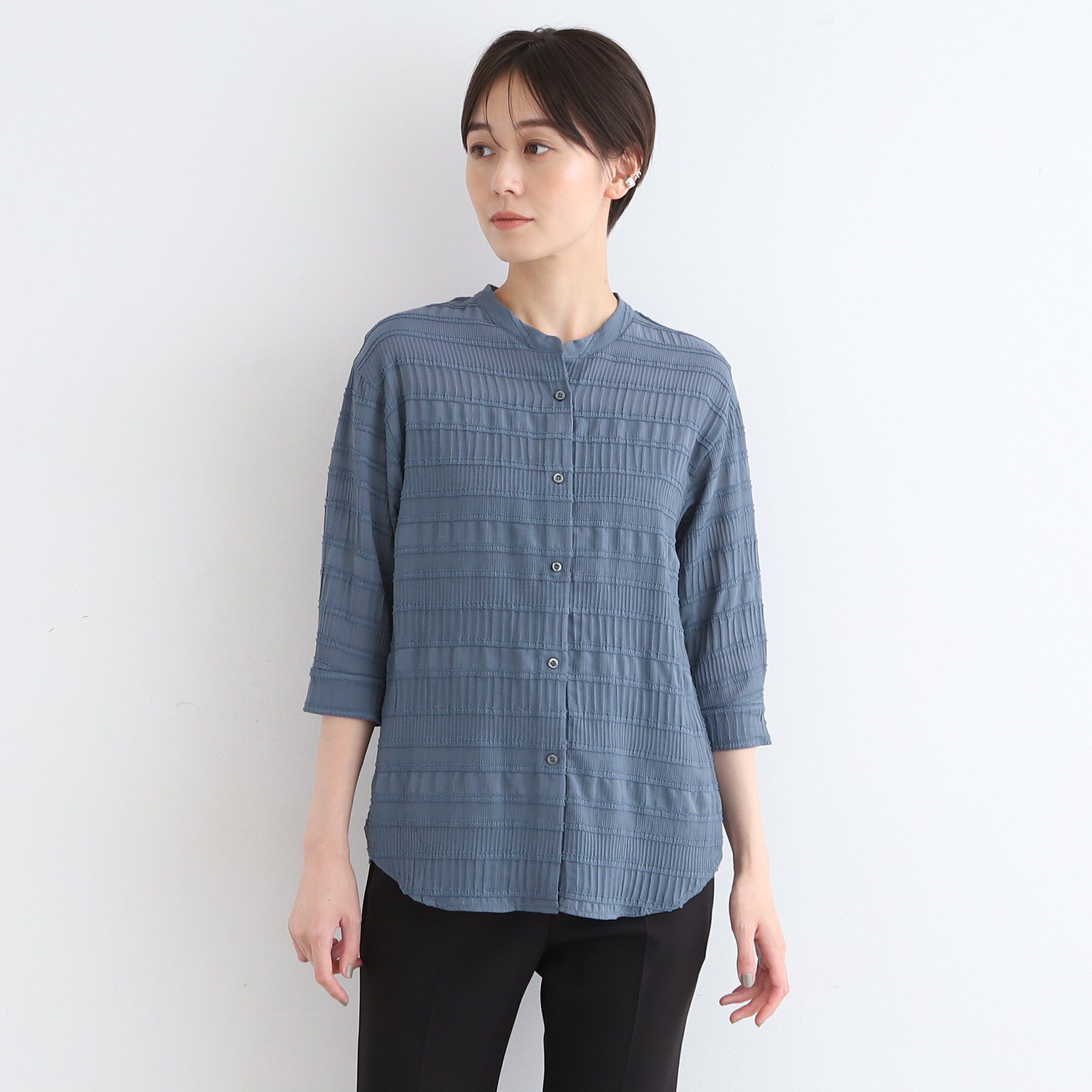 INDIVI「【洗える】シャーリングバンドカラーブラウス」|シャツ・ブラウス|