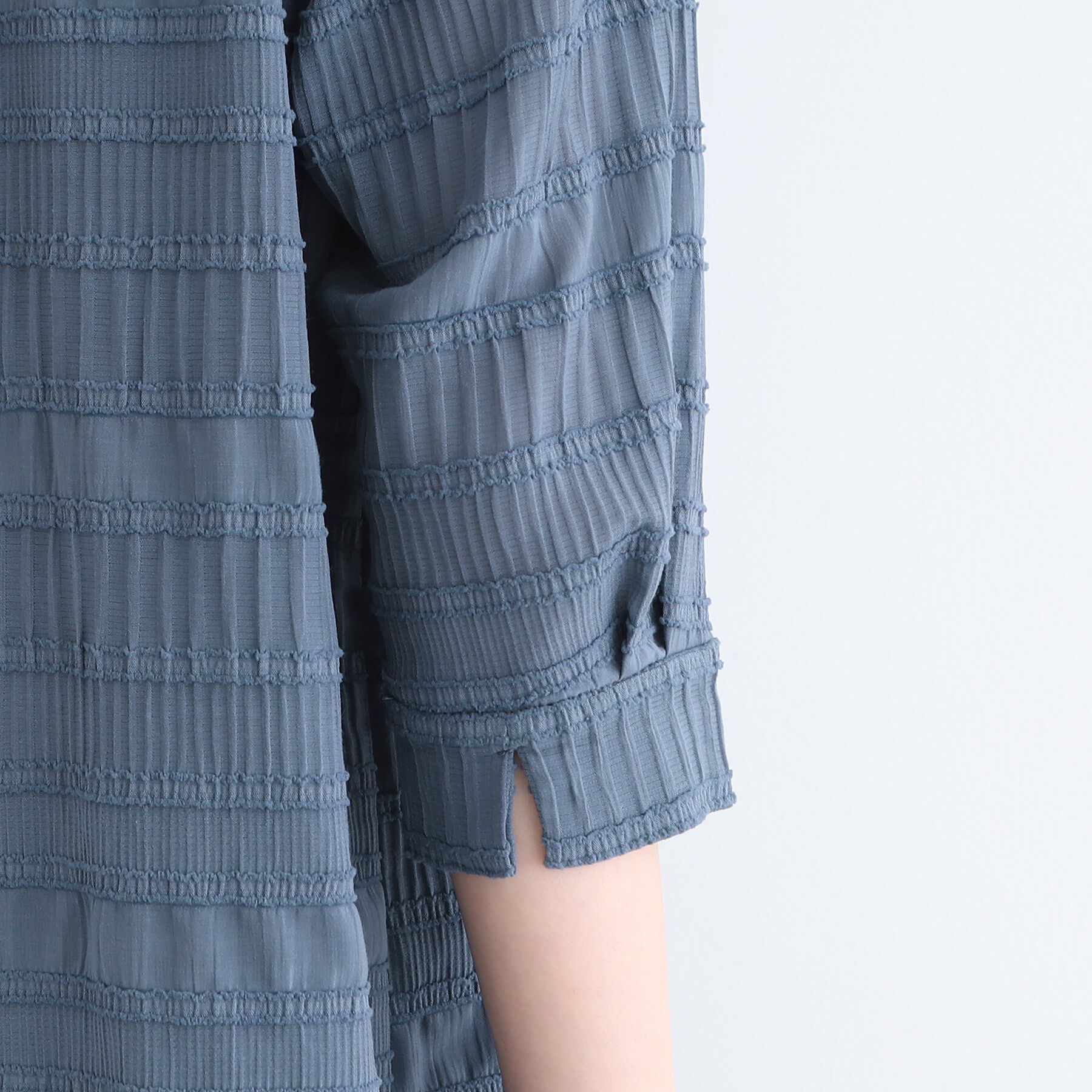 INDIVI「【洗える】シャーリングバンドカラーブラウス」|シャツ・ブラウス|