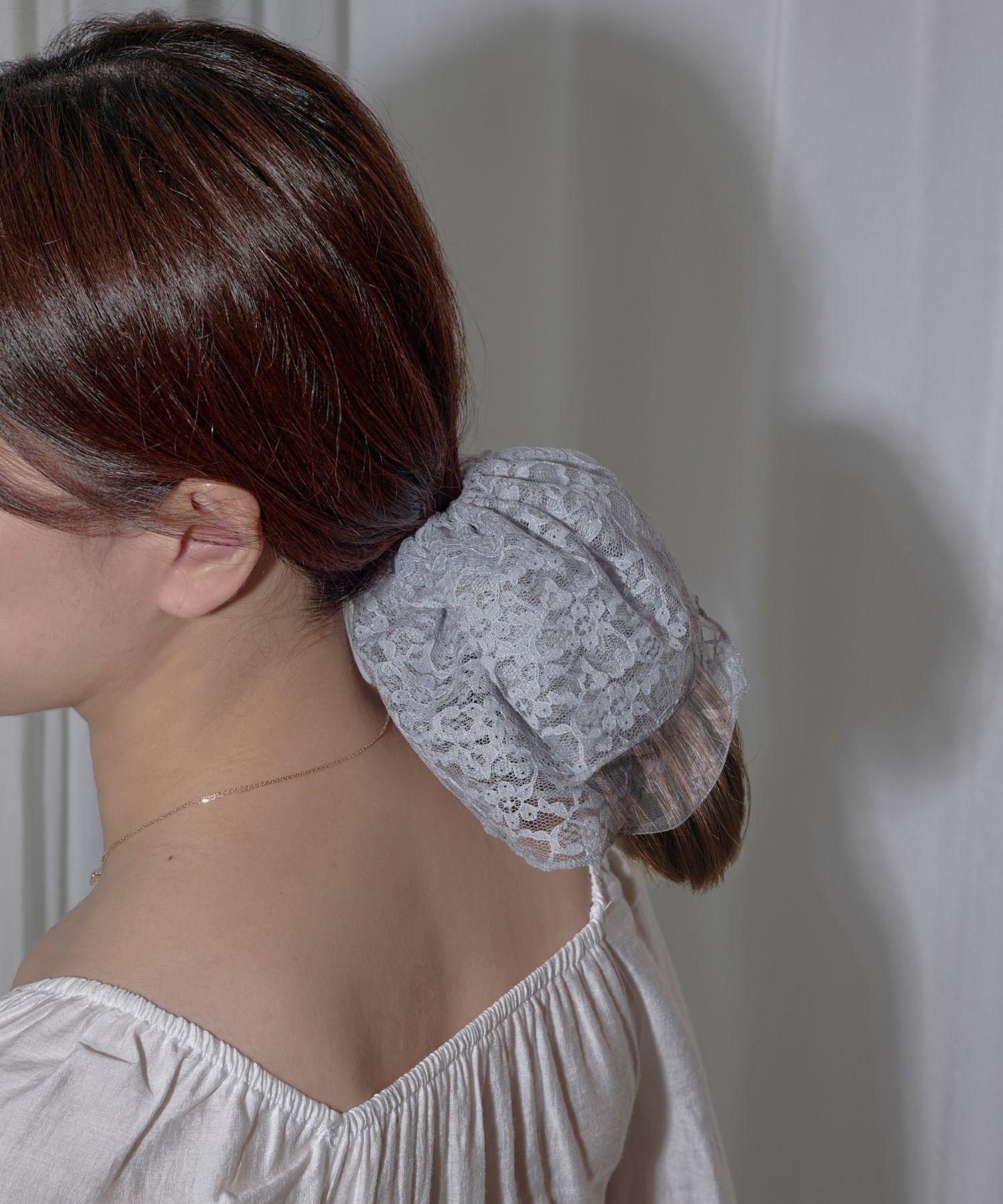 Phoebe「ビッグフリルシュシュ　ブルー」|ヘアゴム・シュシュ|