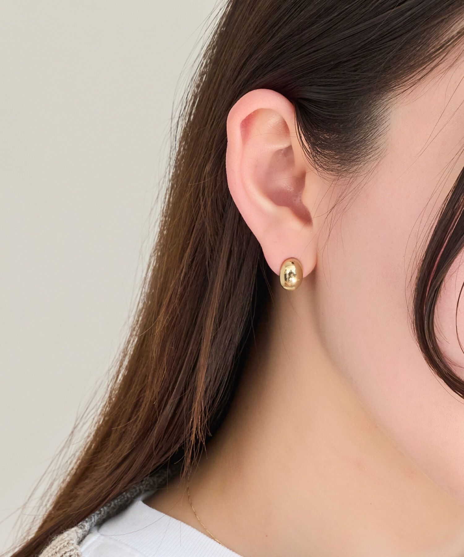 Phoebe「【ピアス見えシリーズ/金属アレルギー対応】オーバルフープスナップイヤリング　ゴールド」|イヤリング|