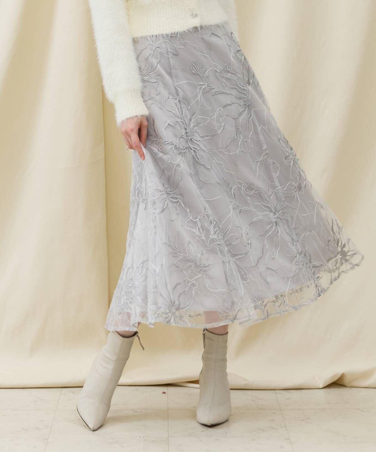 アンドクチュール「エンブロイダリーチュールスカート」|フレア|ライトグレー
