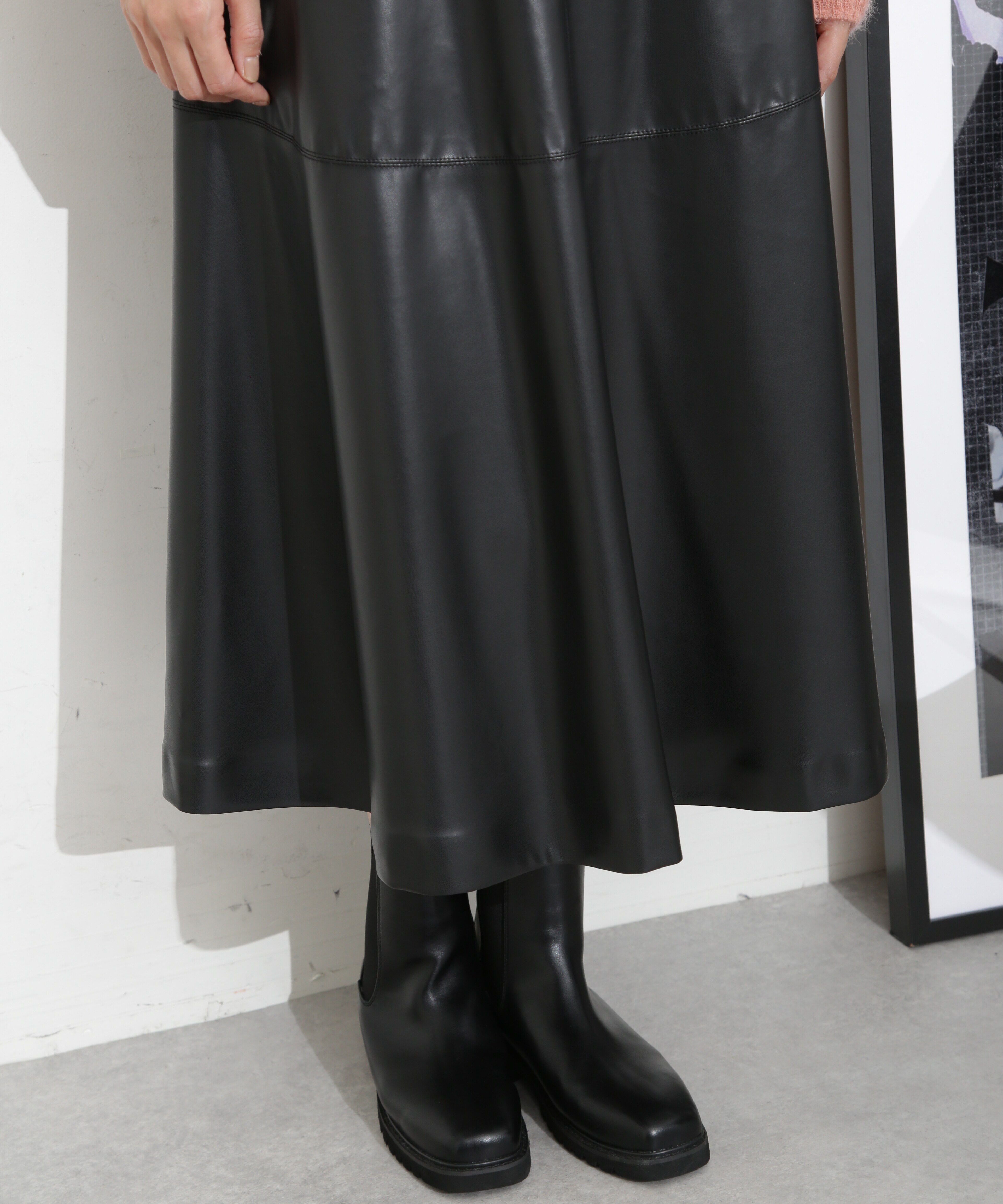 nano･universe「フェイクレザーフレアスカート」|スカート|