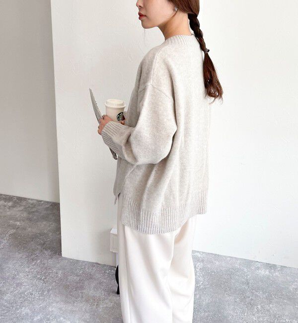 fredy emue「CASHMILE WOOL Vネックプルオーバー（ブローチ付き）」|ニット・セーター|