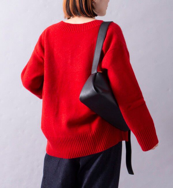 fredy emue「CASHMILE WOOL Vネックプルオーバー（ブローチ付き）」|ニット・セーター|