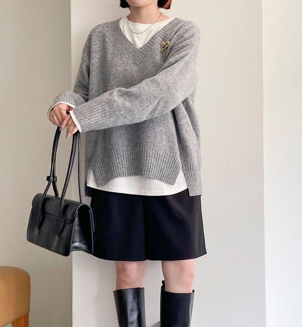 fredy emue「CASHMILE WOOL Vネックプルオーバー（ブローチ付き）」|ニット・セーター|