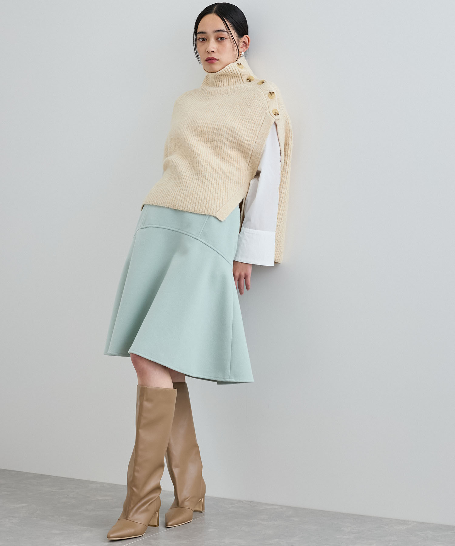 VIS「ラメ混ボタンデザインポンチョベスト」|ニット・セーター|