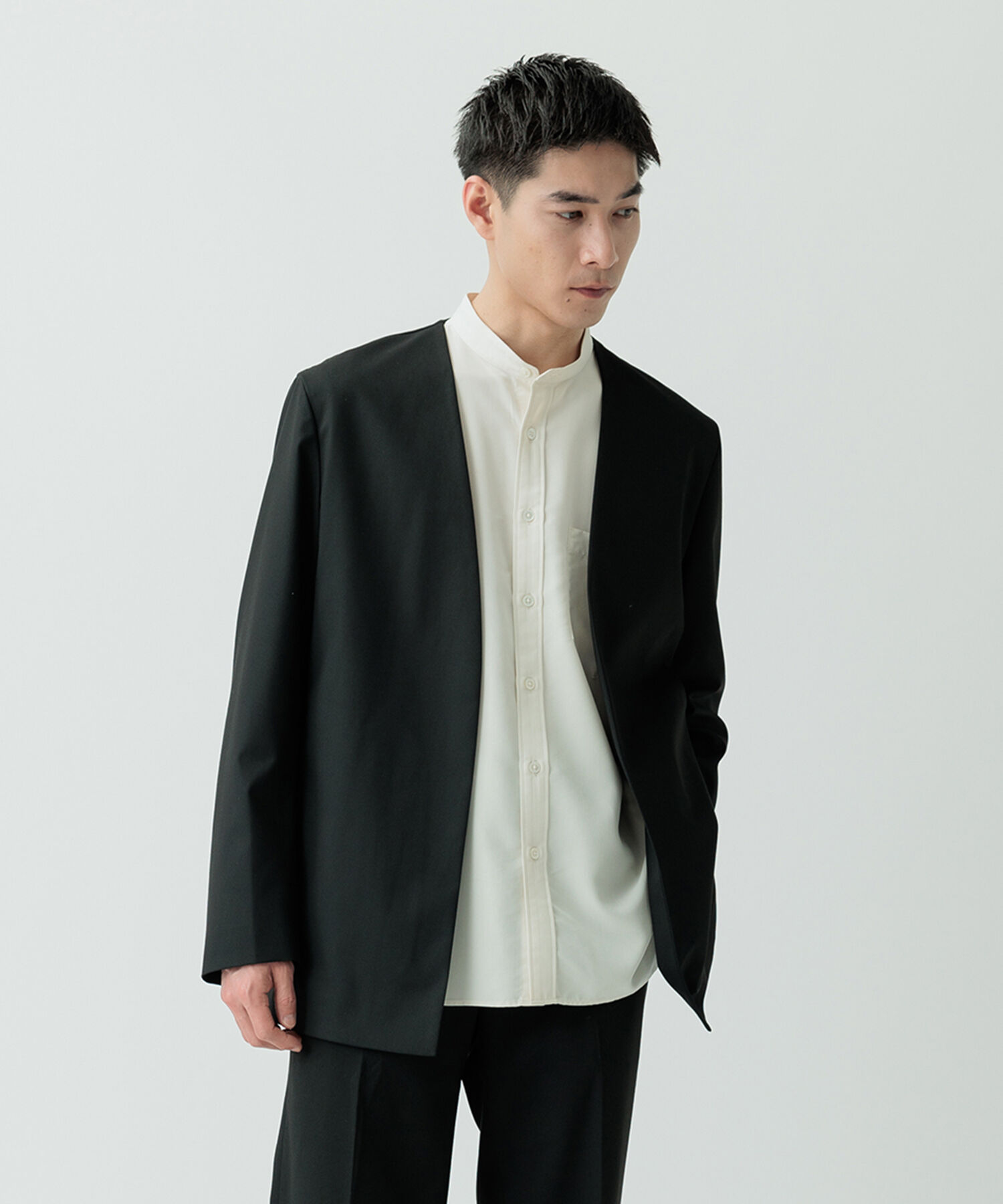 ADAM ET ROPE'「【Chambrer】ノーカラー イージー ジャケット / シーズンレス / セットアップ対応」|ノーカラージャケット|ブラック(01)