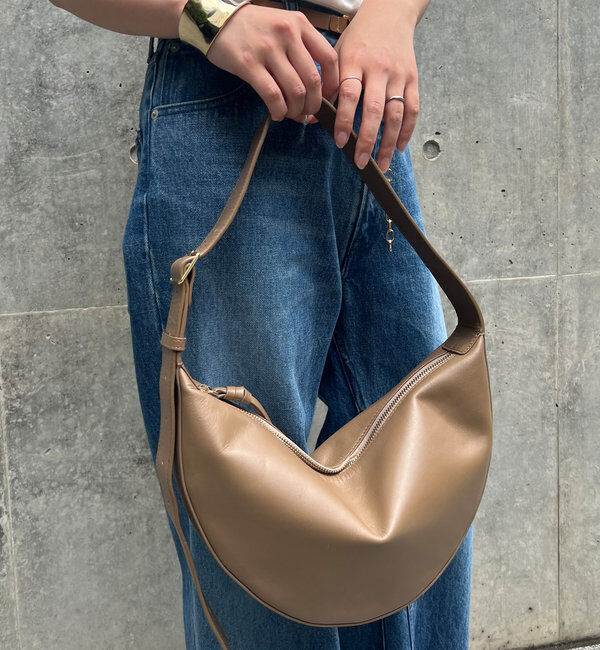 2.718「【リクエスト多数！オフホワイトが再入荷】【2.718】スリーククロスボディバッグ」|ショルダー・メッセンジャー|