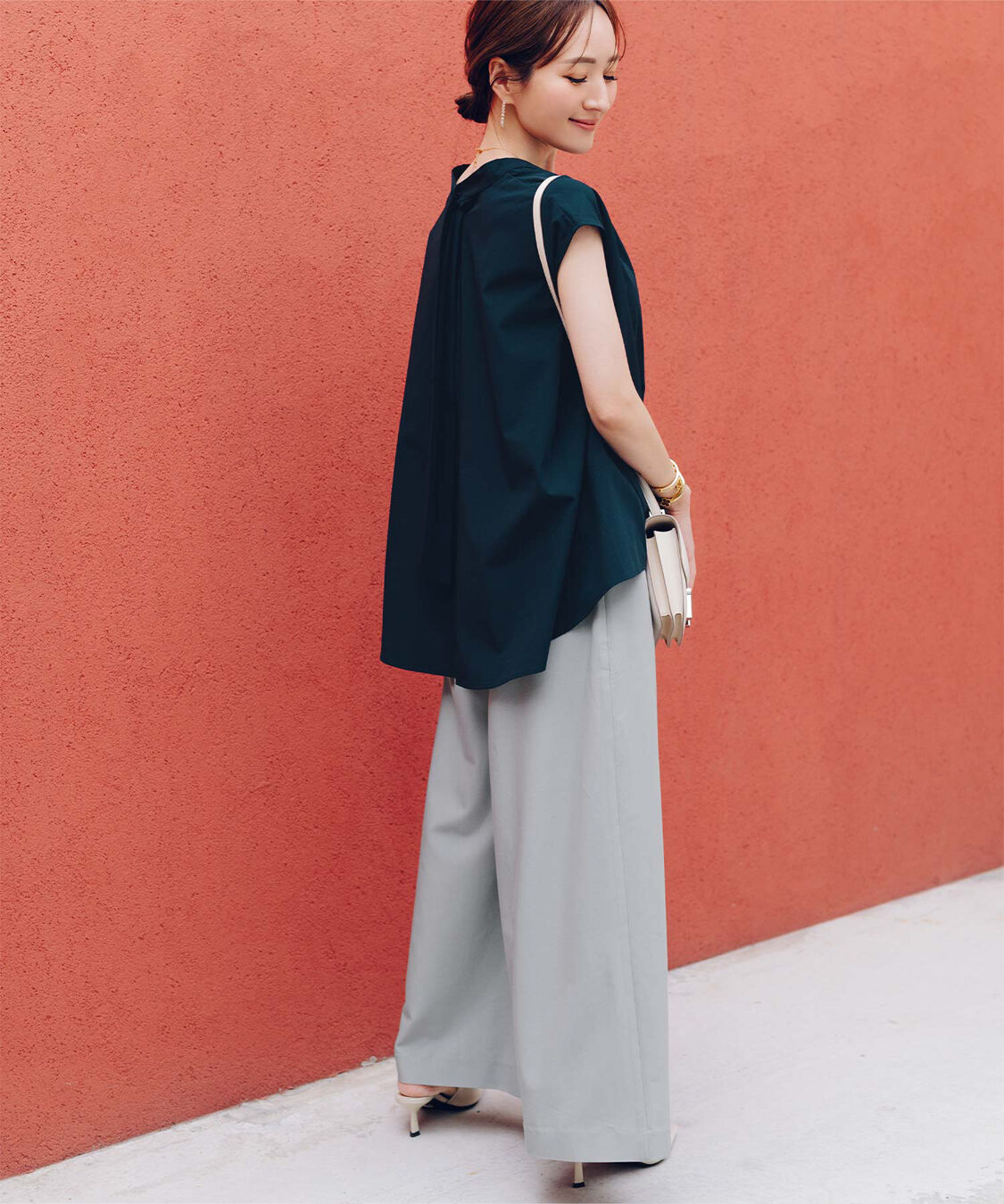 ur's「【星玲奈さんコラボアイテム】フロントタックハイウエストワイドパンツ」|スラックス|