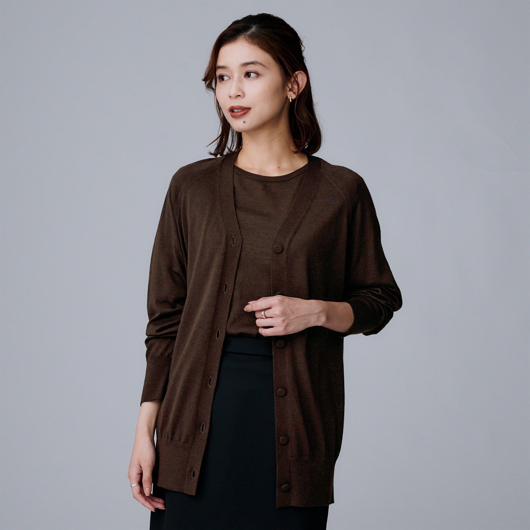 UNTITLED「【アンサンブル可/洗える/Vネック】ウールシルクカーディガン」|カーディガン|