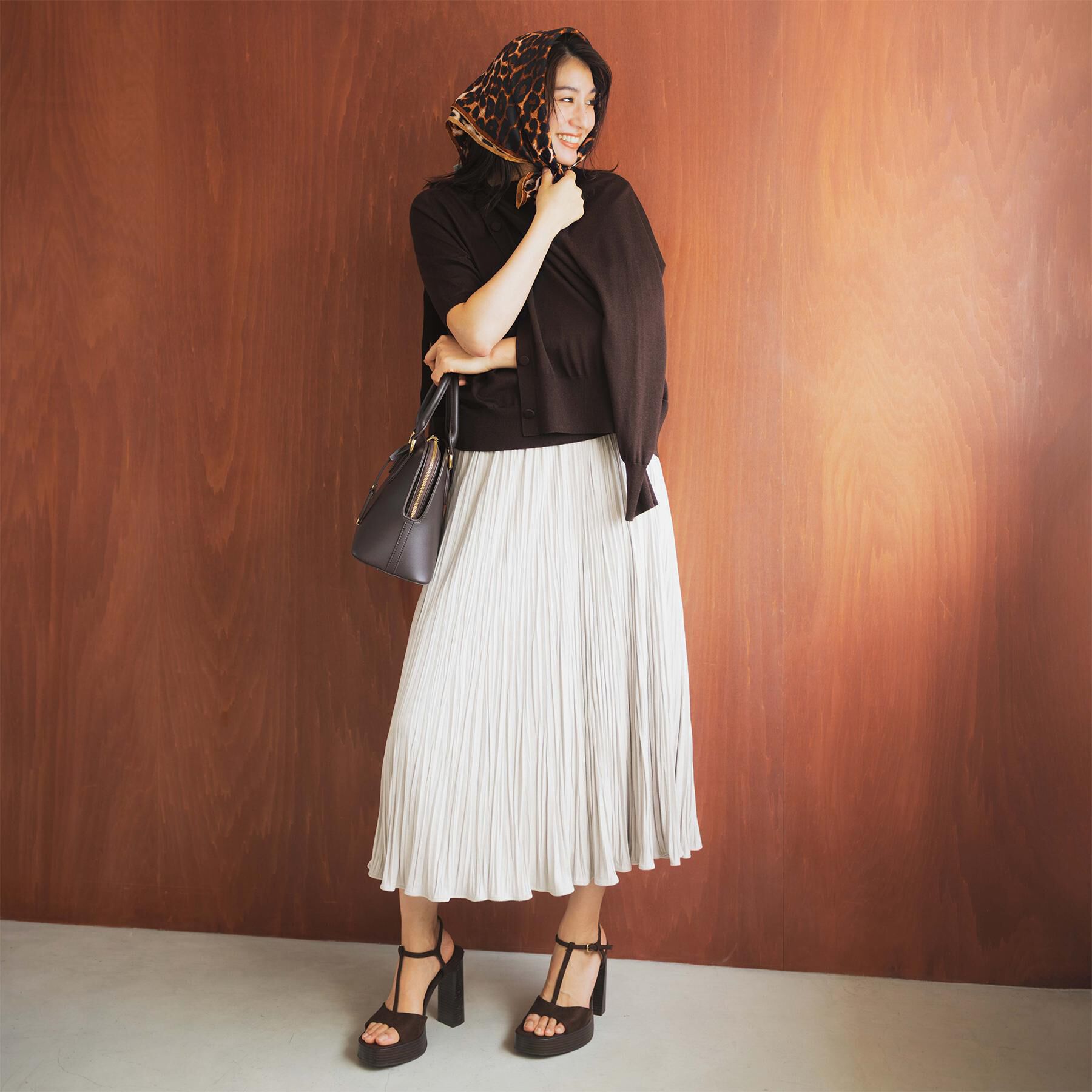 UNTITLED「【アンサンブル可/洗える/Vネック】ウールシルクカーディガン」|カーディガン|