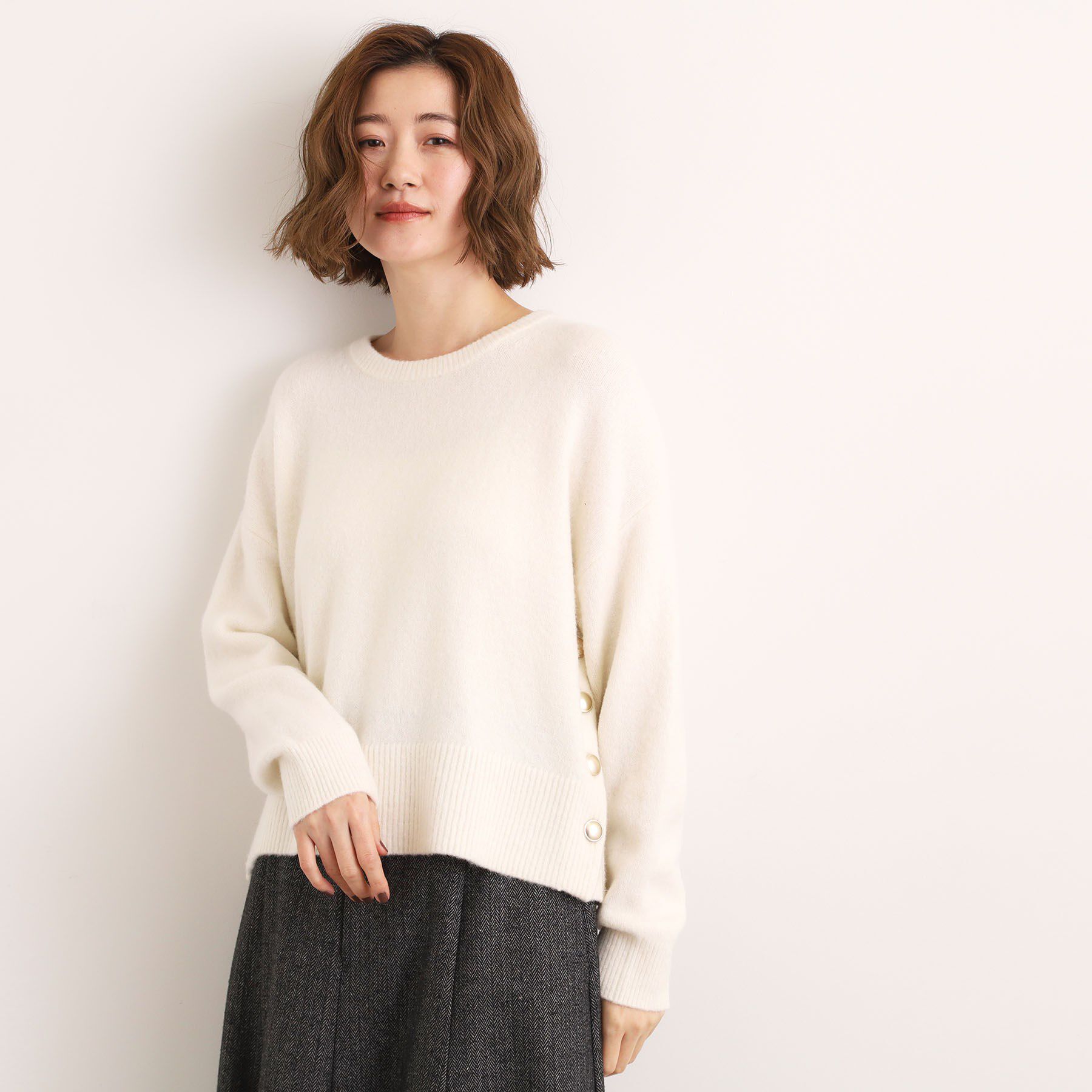 grove「【石川梨華さん着用】【洗える】レイヤードにもおすすめ！サイド釦ニット」|ニット・セーター|