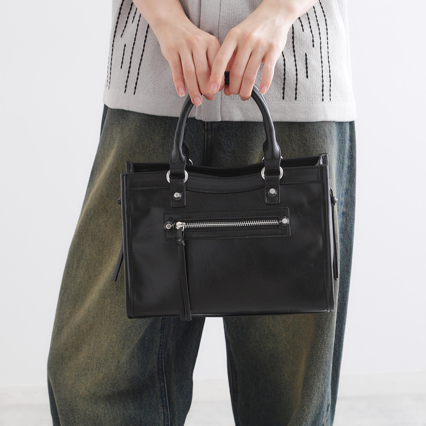 tk.TAKEO KIKUCHI「【FANCYシリーズ】スタッズスクエアボストンバッグ」|ショルダー・メッセンジャー|