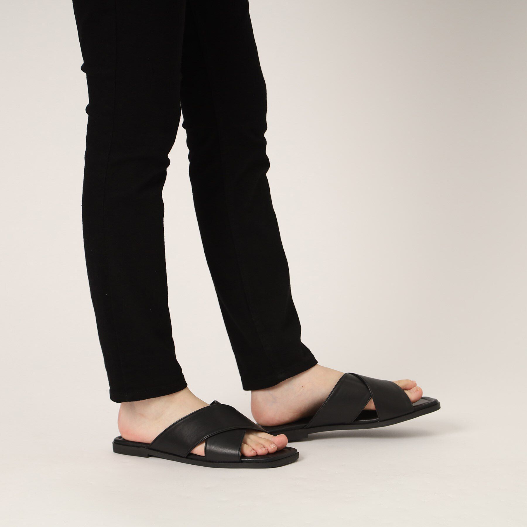 ESPERANZA「【blanca】クロスアッパーフラットサンダル」|サンダル|