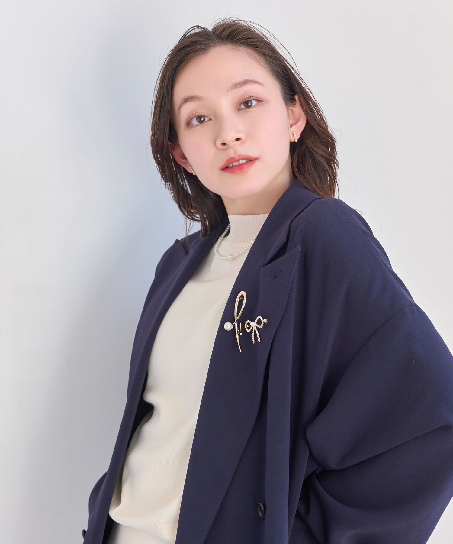 Phoebe「リボンパールビジューブローチ　ゴールド」|ブローチ・コサージュ|