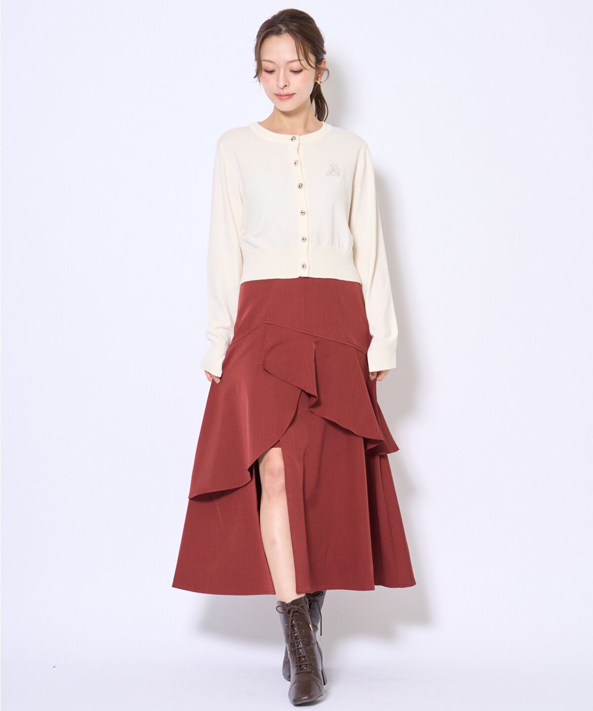 アンドクチュール「刺繍クルーネック長袖カーディガン」|カーディガン|