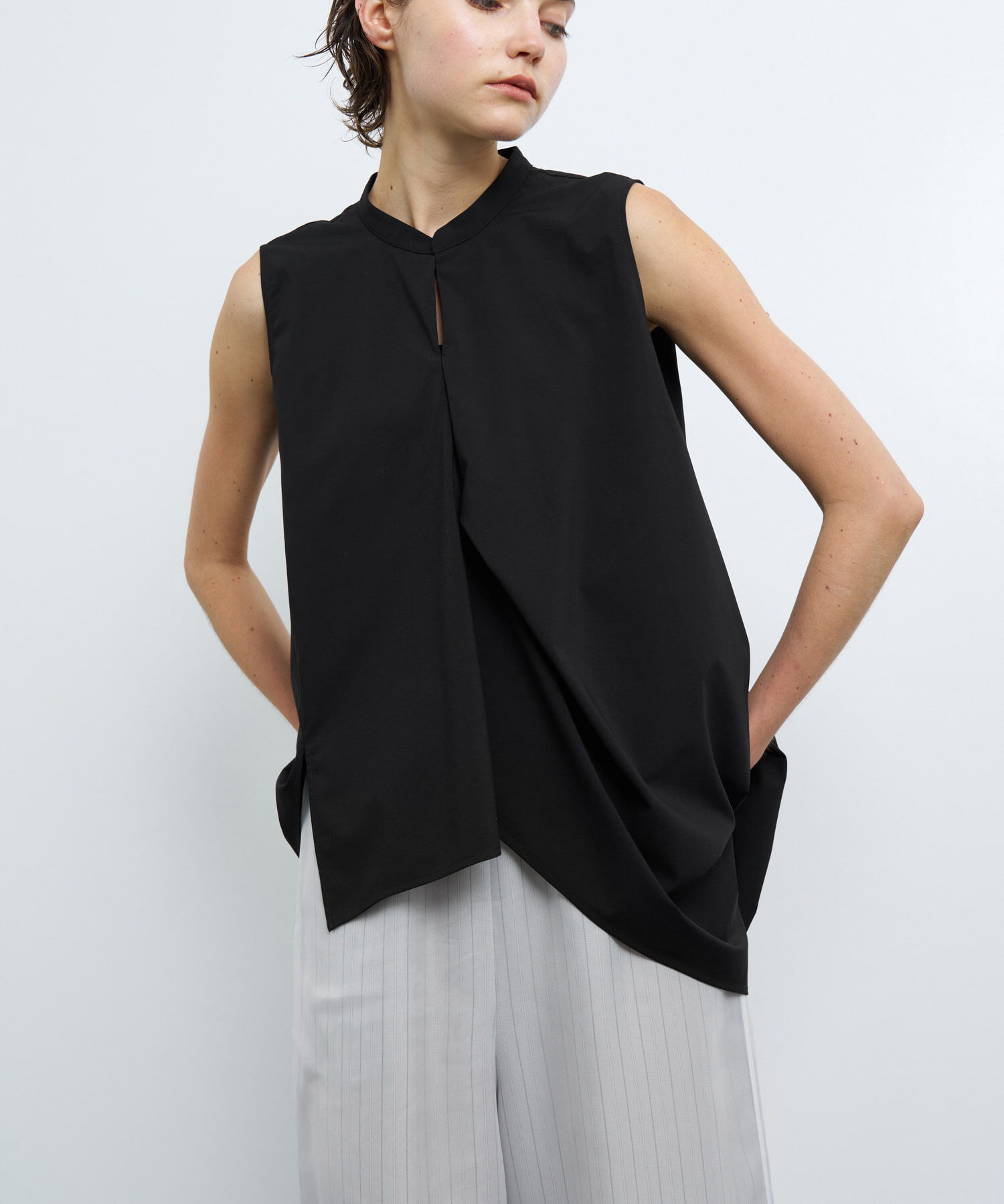 LANVIN en Bleu「アシンメヘムスキッパーブラウス」|シャツ・ブラウス|ブラック