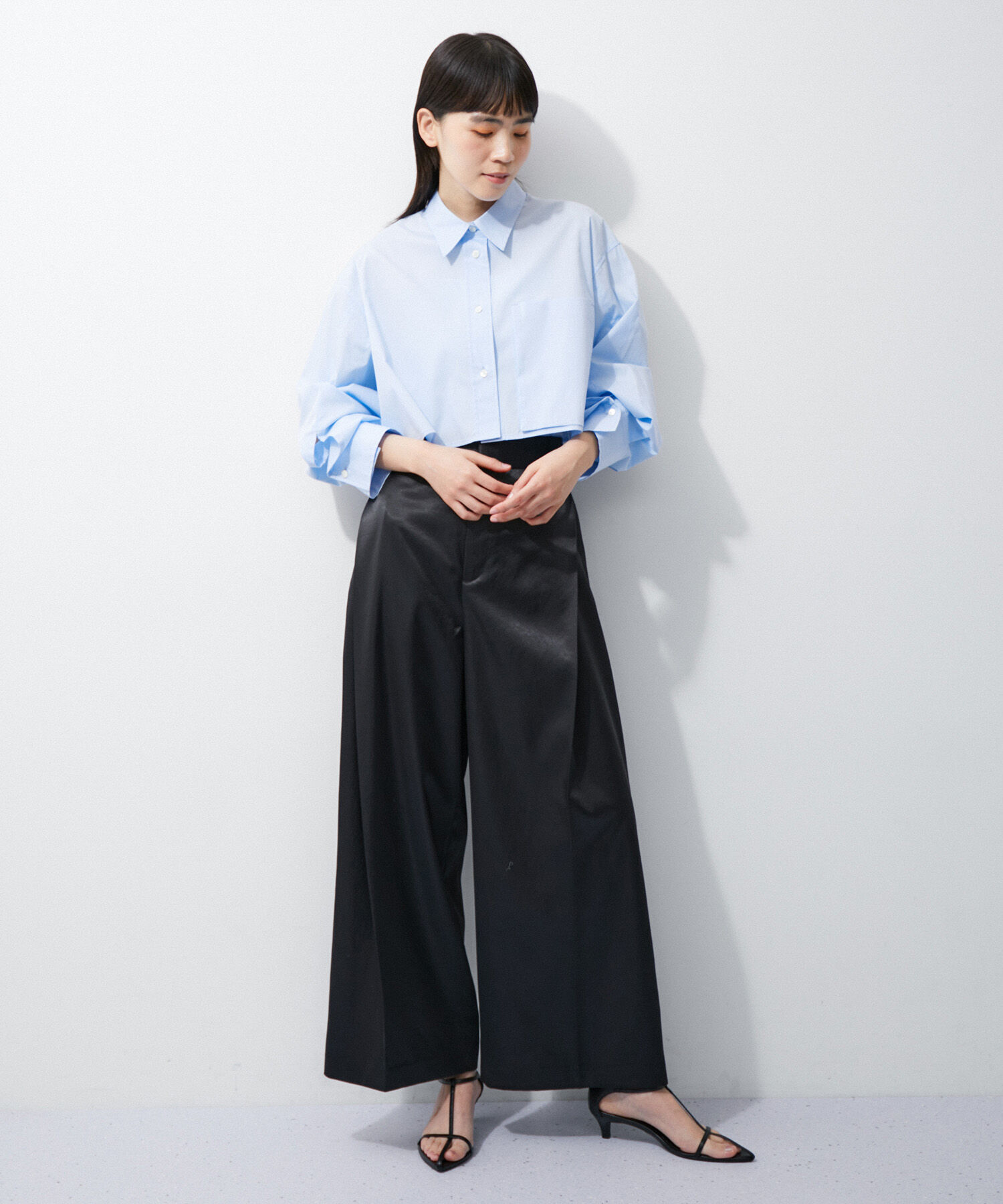 ADAM ET ROPE'「【サステナブル】ナロークロスストラップサンダル」|サンダル|