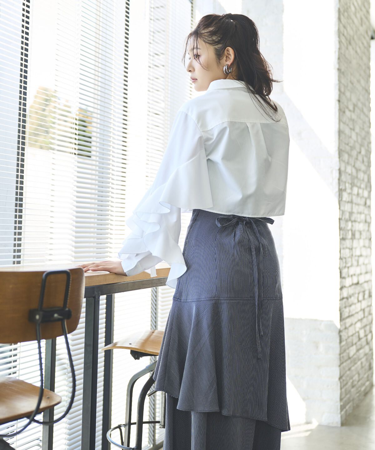 アンドクチュール「アシメフリルクロップドシャツ」|シャツ・ブラウス|