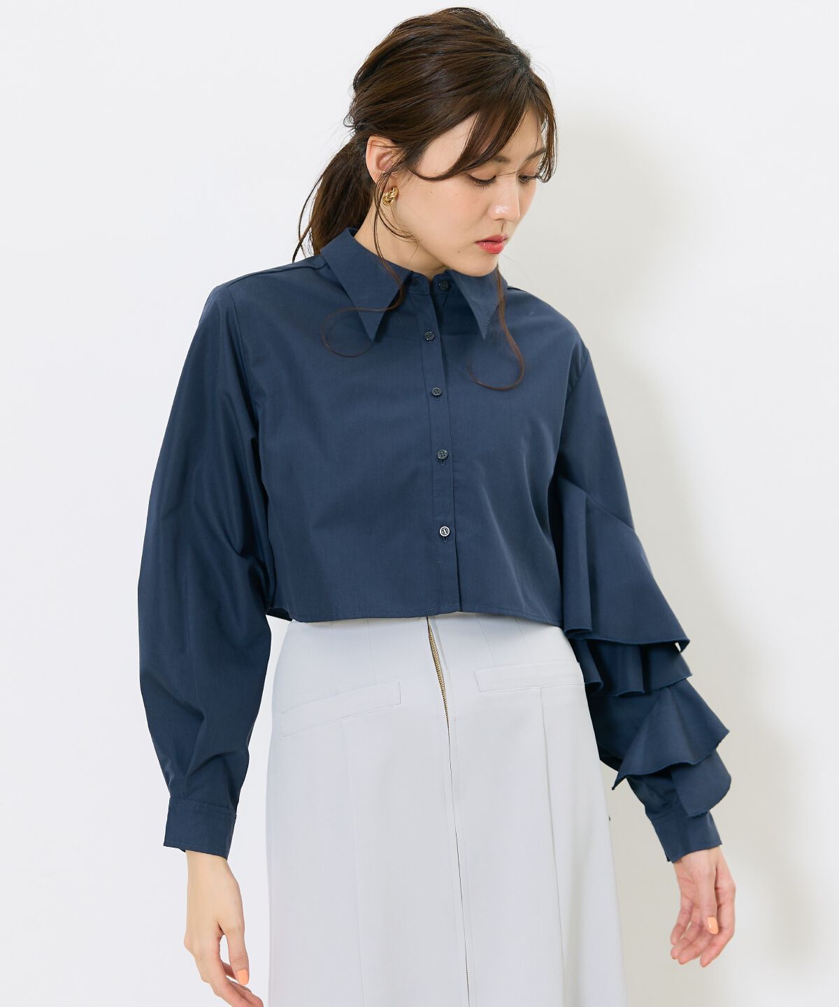 アンドクチュール「アシメフリルクロップドシャツ」|シャツ・ブラウス|