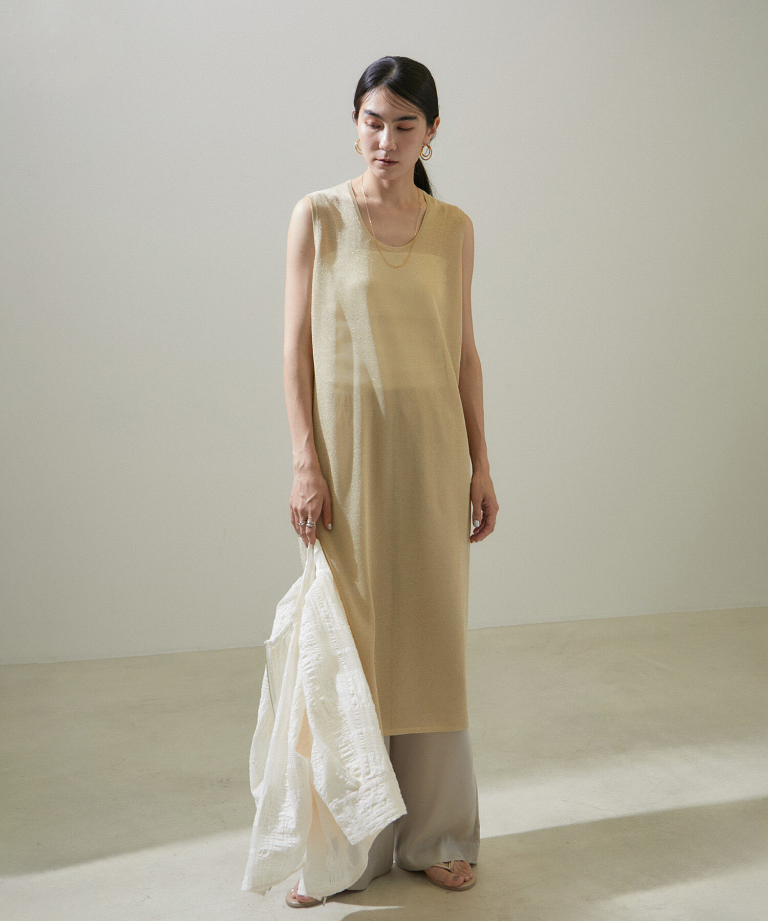 SALON adam et rope'「ラメノースリーブワンピース【洗える】」|ワンピース|ゴールド(90)