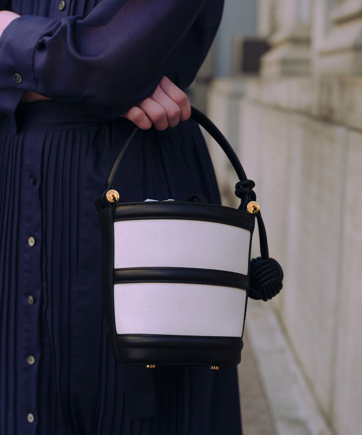 ROPE「Anna Canvas Bag （アンナ キャンバス バッグ）【ポーチ付き】【メディア掲載】」|ハンドバッグ|ブラック(01)