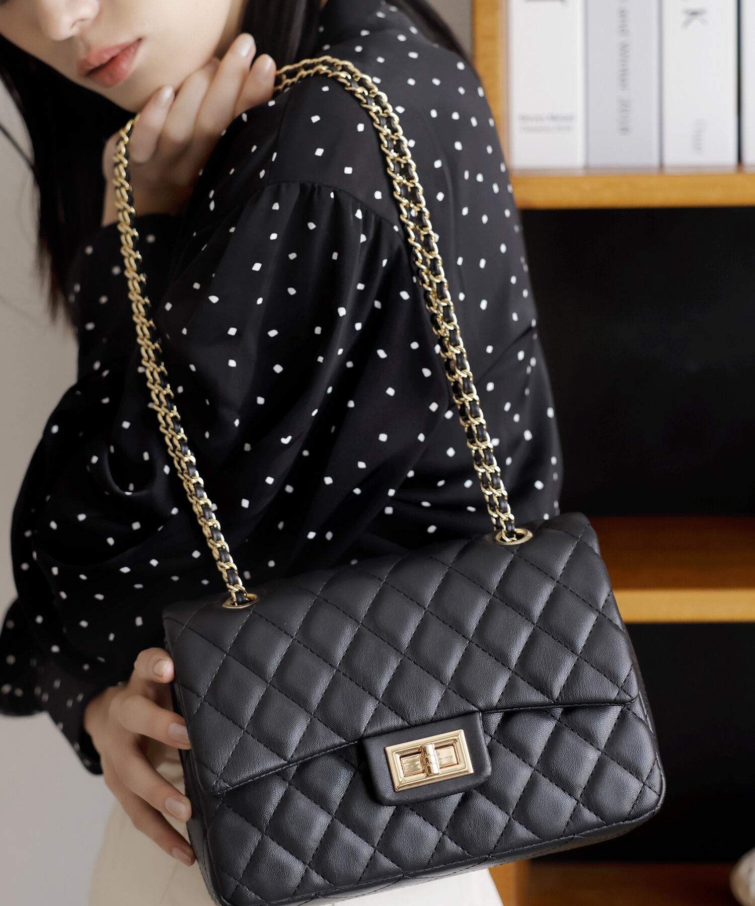 VIS「チェーンショルダーキルティングバッグ」|ショルダー・メッセンジャー|ブラック(01)