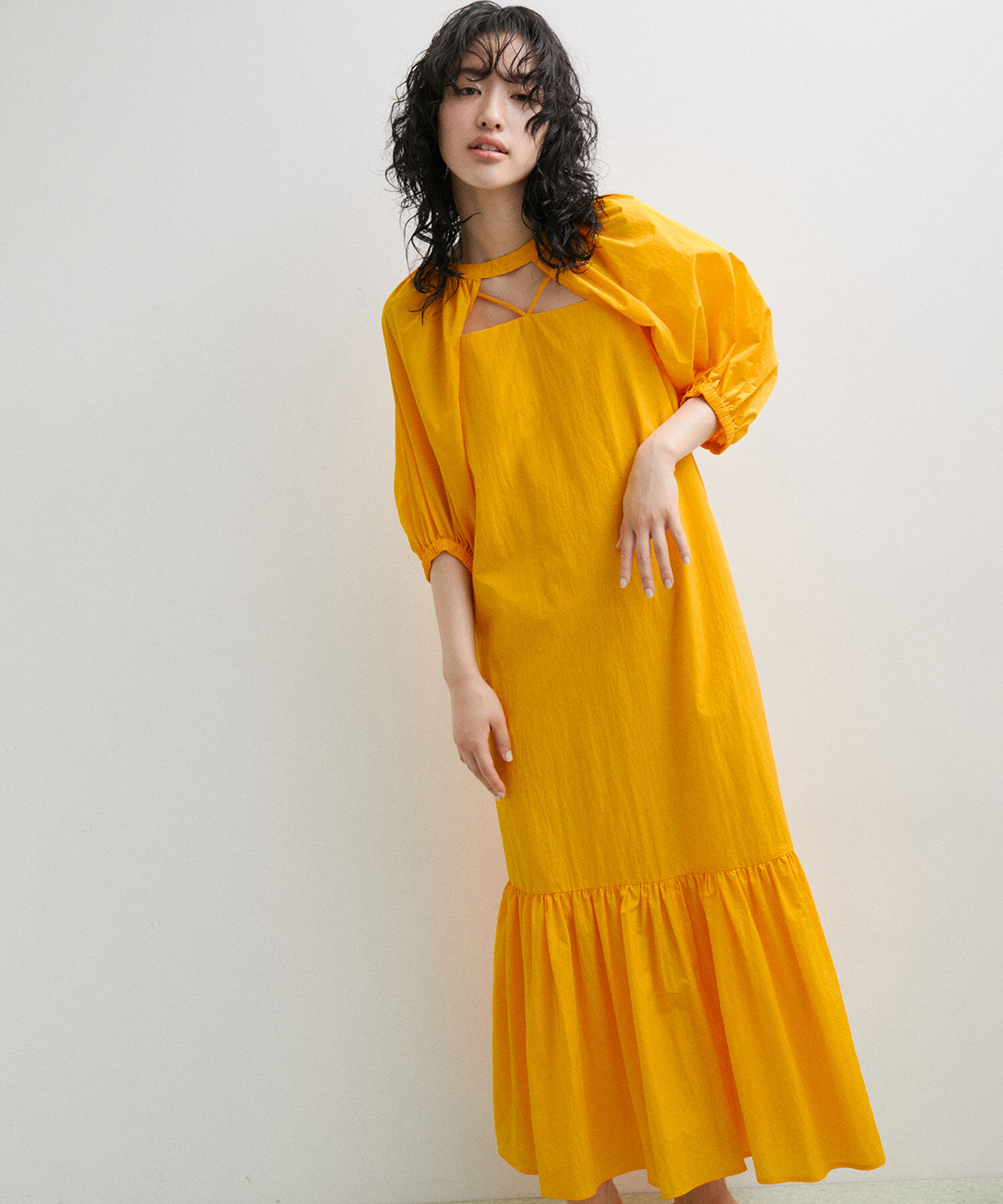 ADAM ET ROPE'「〈SETアイテム〉ボレロスリーブセットキャミワンピース」|ワンピース|