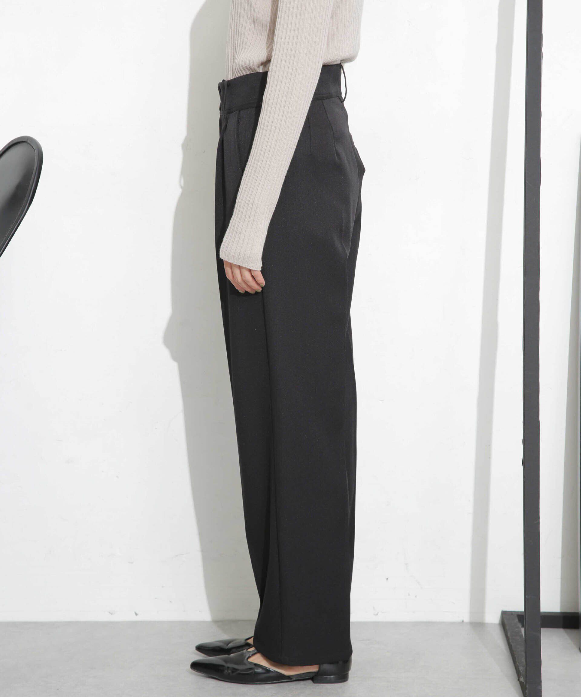 nano･universe「タックテーパードパンツ」|チノ|