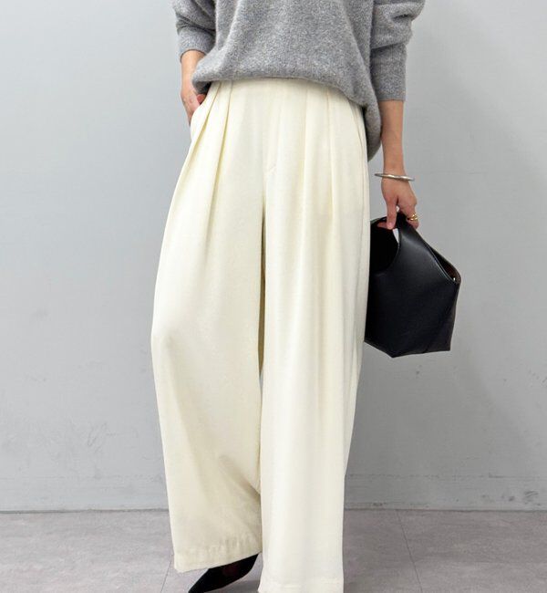  「【ウォッシャブル】【シーズンレスで使える】タックワイドスラックス」|チノ|アイボリー