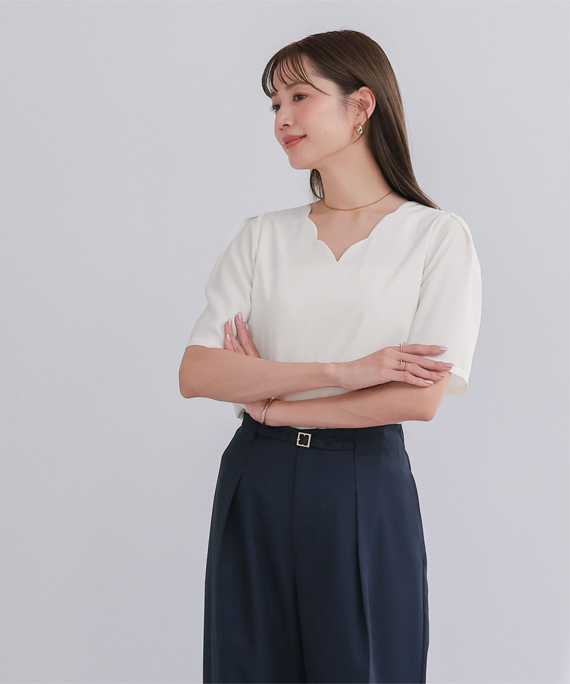 ur's「Vネックスカラップタックスリーブトップス」|Tシャツ・カットソー|